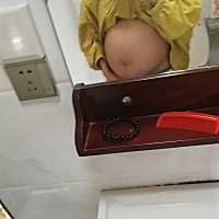 一胎女儿，有黑色妊娠线，肚脐周围也是黑的。二胎没有妊娠线，就肚脐周围很淡的褐色，是不是也是女儿。3...