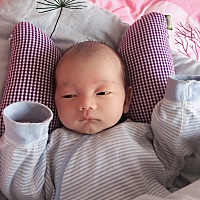 马上满月了、来讲述一下总体情况、五天出院、回到家第七天乳腺炎高烧40度、连烧三天、催奶师疏通三...