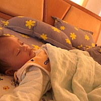 宝宝👶现在才两个多月，跟家公家婆在家一起带孩子，带宝宝有时候觉得有点压抑，宝宝也挺调皮的，夜里...