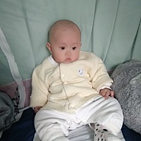 问题来了  5个多月 母乳不够 一开始买爱他美 宝宝不吃 现在换了 飞鹤超级飞帆 拉粑粑有奶瓣 肠胃不太好 ...