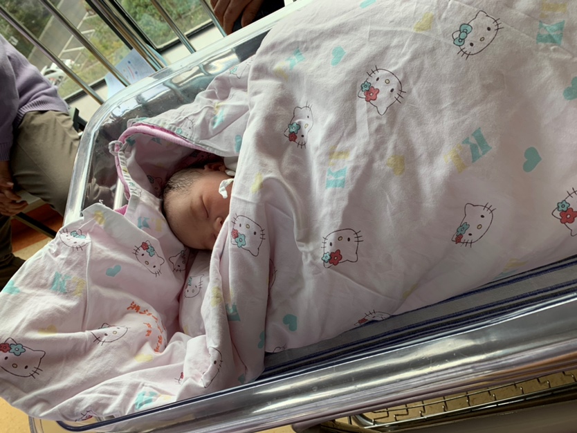 宝宝4030g 太大只了 妈妈好辛苦💦