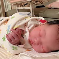 本来预产期十一月三号 一直不发动 ，今天双十一发动了，生了15个小时，今天8点08出生，昨天下午五点半开...