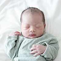 报喜啦 10月21日 15点48分顺产整6斤健康女宝宝 羊水清澈宝宝出生很干净 没有胎记 感恩