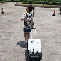 还是大宝比较乖，小宝整个孕期都特别调皮，一天到晚的在肚子里面蹦哒，特别是晚上都不让老母亲好好休息...