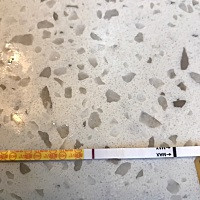月经推迟了四天 这是几天杠啊 什么时候可以去医院检查？