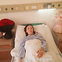 怀女宝我总结个人症状如下： 1.酸辣都能吃（偏爱酸多）甜不吃  2.孕吐是干呕 从未吐出东西  3.脸上皮肤...