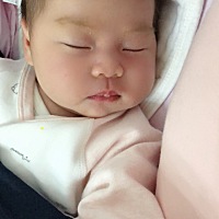 粑粑麻麻滴小嘉朵满月啦，我们希望你健康快乐成长！