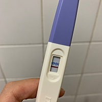 这个月没来大姨妈，但这个线有点不明显呀，这是什么情况？