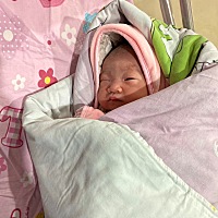 11月9日16:10顺产6.7斤 50cm高 双眼皮大眼睛👀小猪佩琪一枚，预产期11月17日，产检时说宝宝很小只有5...