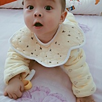 小精灵，大眼睛真可爱。