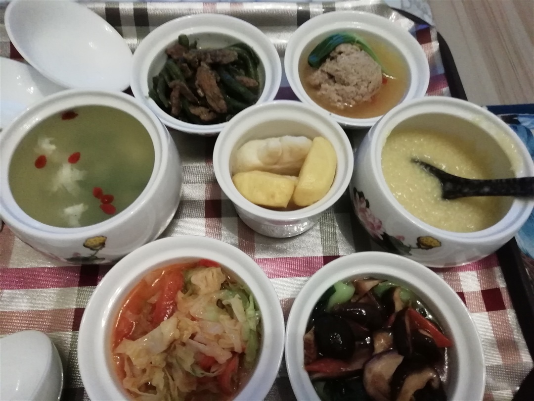 豆角，丸子，香菇油菜，包心菜