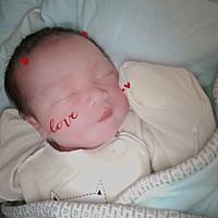 你们觉得“袁鑫杨”是男孩名还是女孩名，好听不，给个建议，认真的明天给小孩办出生证明，拜托了，都评...