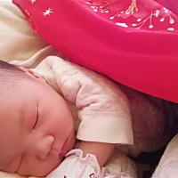 孕40 6宝宝才发动，早上4点肚子痛见红，9点医生说开2.5指，10.30开三指，11点多医生说顺转剖，胎心下降...