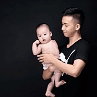 ★剖腹产妈妈的饮食和活动 剖腹产后妈妈们应该注意什么 1、剖腹产后 6 小时内是禁食禁水的，要在医生指...