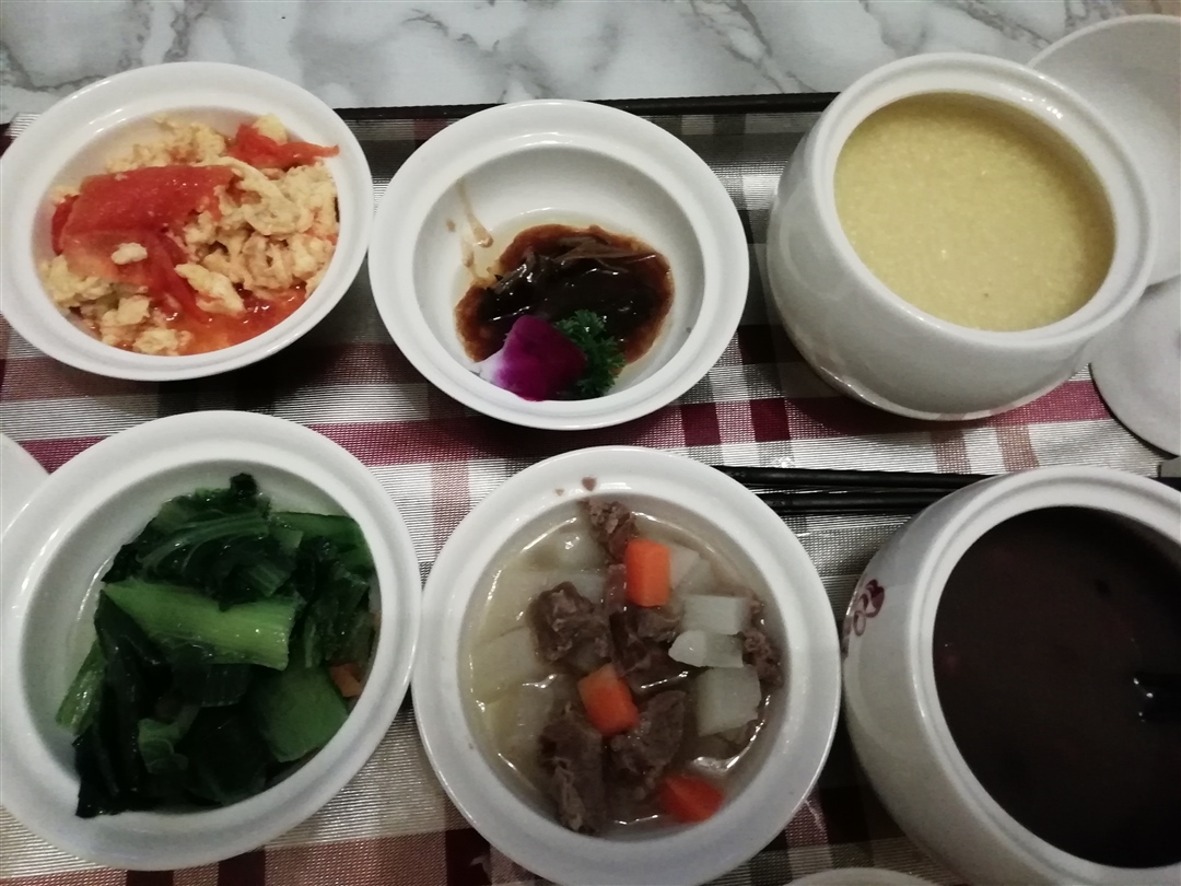木须柿子，空心菜，葱烧海参，牛肉萝卜