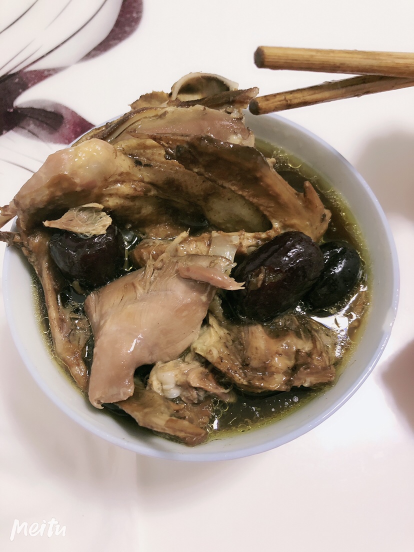 鸽子红糖炖红枣