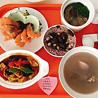 月子中心各种产后修复，手工课，瑜伽课，通乳师还把我的母乳疏通的特别的好，现在已经实现了纯母乳喂养...