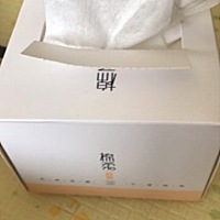 宝宝喜欢玩的其实不是玩具 买了牙胶、手摇铃各种玩具，宝宝碰都不碰。而充电器，遥控器就特别喜欢！最近...