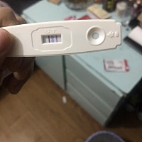 月经推迟两天，这是怀孕了吗，颜色有点浅