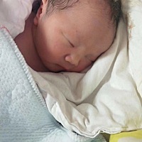 报喜啦。11.22凌晨破水中午11.30出生。整个过程真的特别疼。俩姐姐的乔治哦