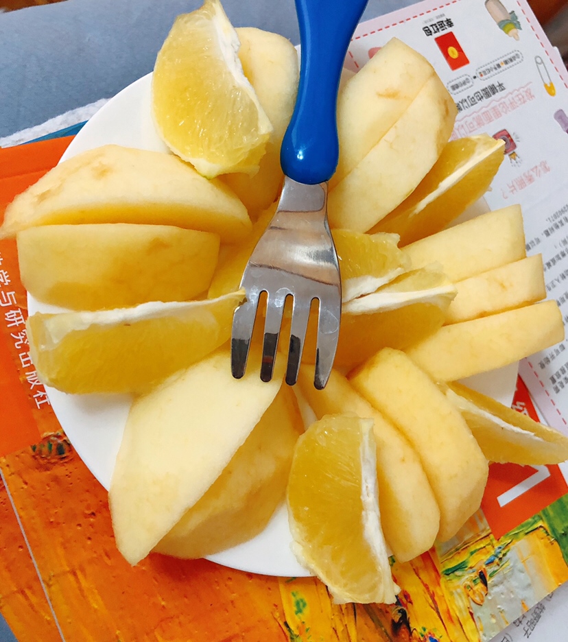 水果阿姨用开水烫过之后吃的