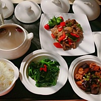 昨晚太困 今早来更新了 ♛分享月子第1⃣️9️⃣天饮食  ⬔今早麻麻出去溜达了 我只有吃奶粉😔 ⬕今早...