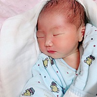 我们出生一个星期啦，整个孕期胎心不低于150，前臂胎盘，孕囊圆形，喜酸辣，疯狂吐，快来猜猜男女吧🤓...