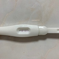 末次月经10🈷️15号来的，现在11月26号早上用验孕棒验了，很模糊看不懂，是🈶️还是没有？打算过两...