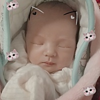 求各位宝妈们支个招，我家宝宝到今天就已经有七天了，但是一直以来，都是白天睡觉晚上哭，白天了嘛，怎...