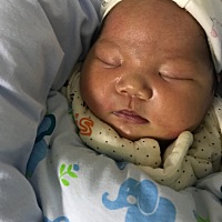 宝宝，出生一个星期了，从发作到生下来痛了整整23小时、有两次都准备破腹的，到最后还是彻切生下来了，...