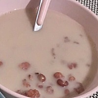 在孕期的时候，心里就想着下奶下奶，因为自己身子比较弱，非常担心产后奶水少的问题，没想到该来的还是...