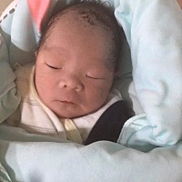 早上六点被痛醒，还坚持送大宝去上学，然后回家洗头准备东西，等到办理好住院手续已经是11点半，下午不...