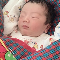 又是一枚小乔治、两个儿子👦、只能当婆婆了。