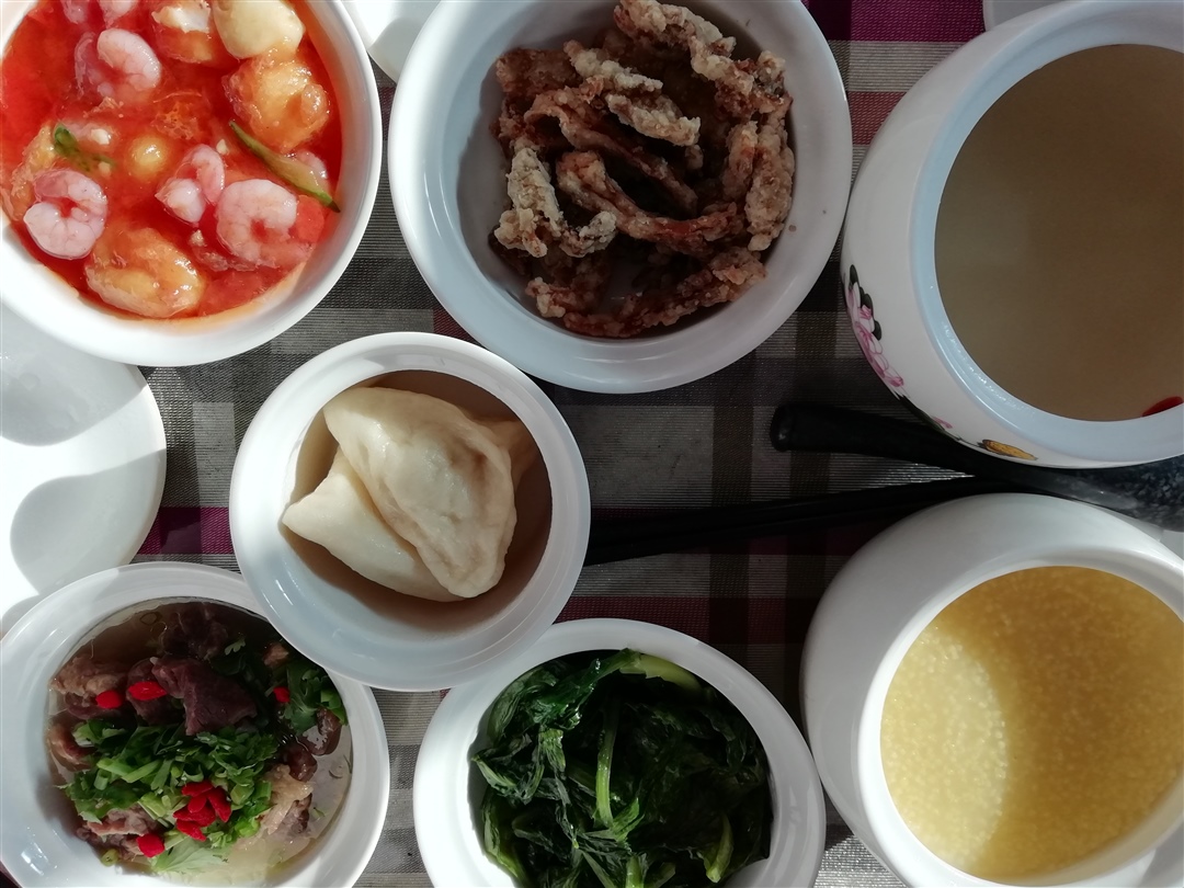 虾仁日本豆腐，软炸鲜蘑，红烧牛肉，茼蒿