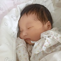 我生啦，七斤男宝 我家天使宝宝，可爱吧～^_^侧切一点点，正在恢复中