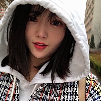 宝宝的百天照出来了，今天想出去给她取照片，已经收拾妥当走到门口了被老公喊住了，说我露脚脖了必须换...