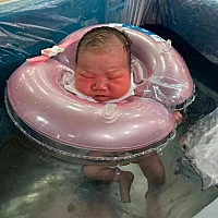 经历了痛苦的20多个小时顺产还是转破腹产，迎来了我们家的小肥仔…… 我8斤1的🐷仔，出乎意料的重量以...