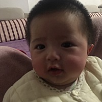大家五个月零十天的男宝宝身长多少 体重多少呀 老感觉我家宝像小猴子一样 哈哈哈哈哈