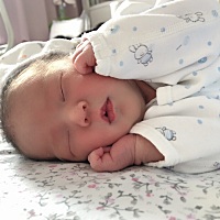 11.26晚上23:15 顺产5.3斤小乔治。
