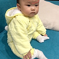 小朋友生下来发现有个小包，按下去没有突出物，软的，不知道有没有宝妈是这样的情况呢