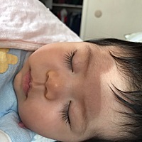 我宝睫毛怎么样，难道是因为怀孕喝了很多牛奶？
