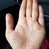 常说，女儿断掌守空房，其实，男儿断掌婚姻也是非常容易出现问题！
