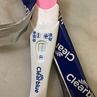 希望可以怀上 11月13号开始来月经，11月29号排卵期，当天同房了，12月8号验了一下，我好像隐约看到十字...
