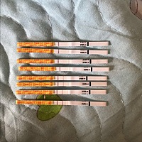 接宫内好孕，已经慢慢在加深了，昨晚测的还很浅，今天早上晨尿测试的，金秀儿已经开始是淡粉印了，接宫...