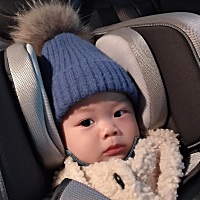 小姨买的帽子好暖呀