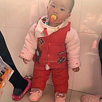 宝宝已经9个多月啦，都会慢慢站一会了，感叹时间过得好快🐷