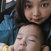 今天打疫苗外加周岁体检，医生说宝宝啥都好，就是个子矮了，唉，对于我家核桃的身高为娘真的是贼发愁，...