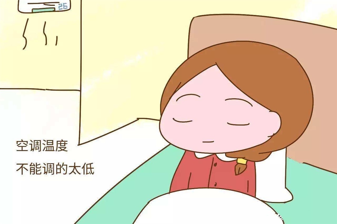 另外，房间的温度要保持在24℃左右，湿度要保持在50%到60%之间。此外，产妇的衣服一定要透气吸汗。如果觉得热，产妇最好多喝水，可以喝淡盐水来补充盐分。