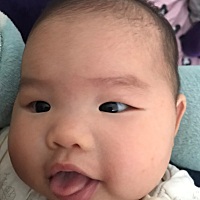 用吸奶器吸，只能吸出来一点点，各位宝妈们有没有什么方法通奶，知道的请告诉我