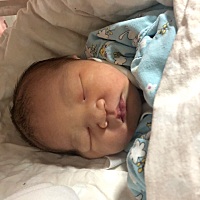 宝宝七斤八两4，顺产，生他太辛苦了，劝戒各位管住嘴，迈开腿